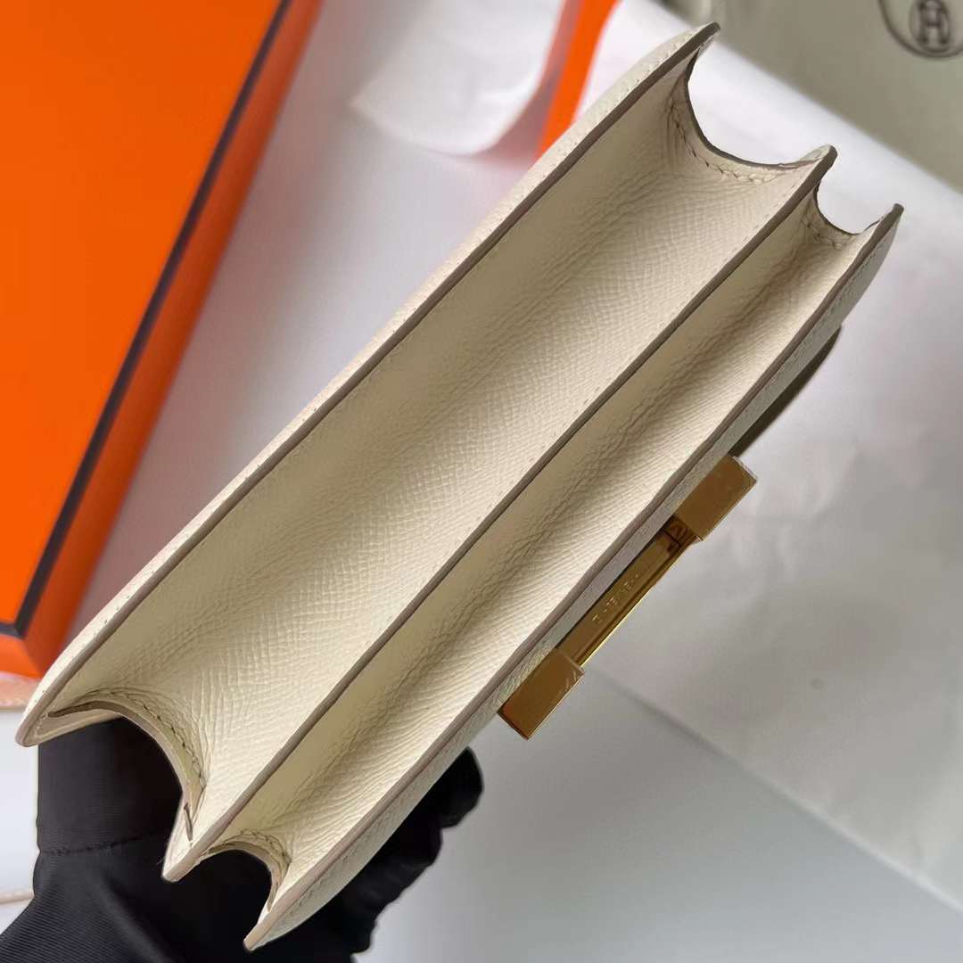 Hermès（爱马仕）Constance 空姐包 Epsom Ck10 奶昔白 金扣 19cm 全手工蜡线缝制 Ghw