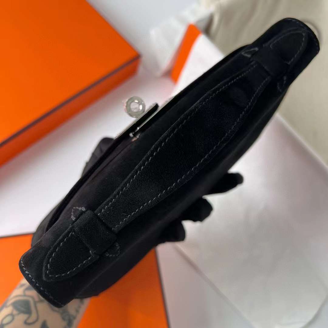 Hermès（爱马仕）Mini Kelly Pochette Suede 进口麂皮 ck89 黑色 银扣 22cm 全手工蜡线缝制 Phw