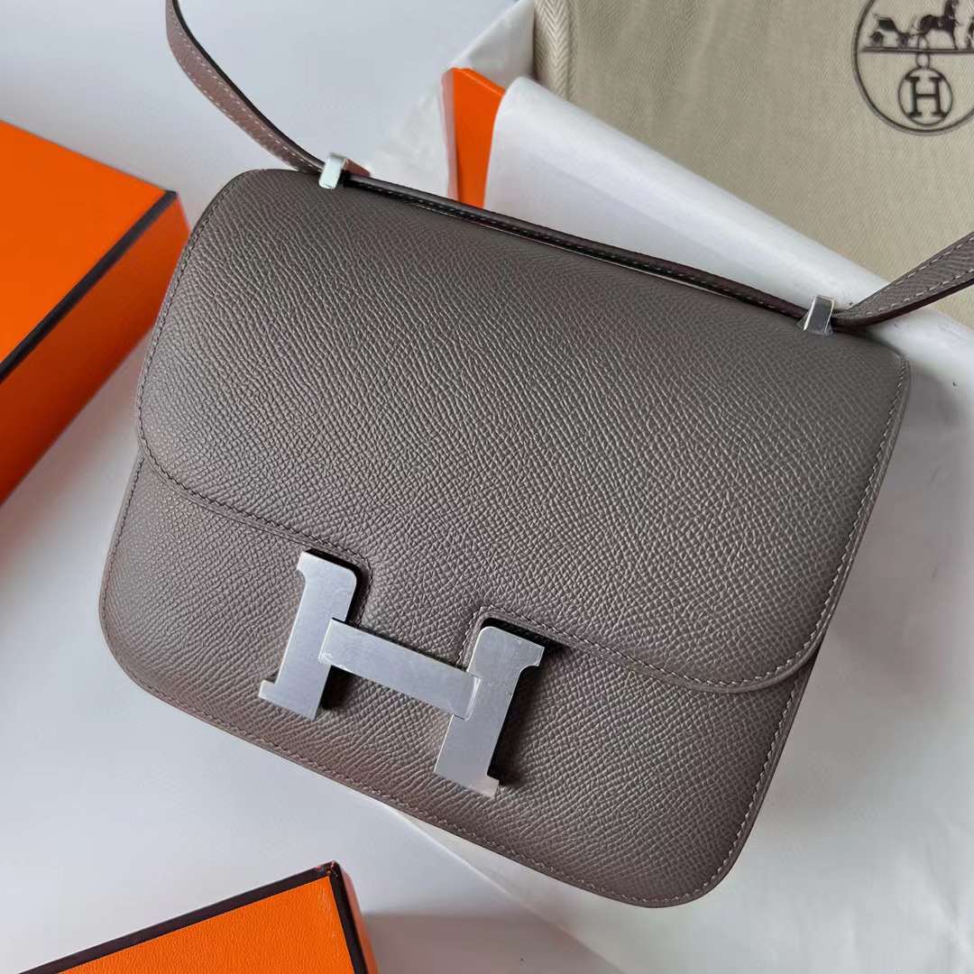 Hermès（爱马仕）Constance 康斯坦斯 Epsom 8F 锡器灰 银扣 19cm 全手工蜡线缝制 Phw