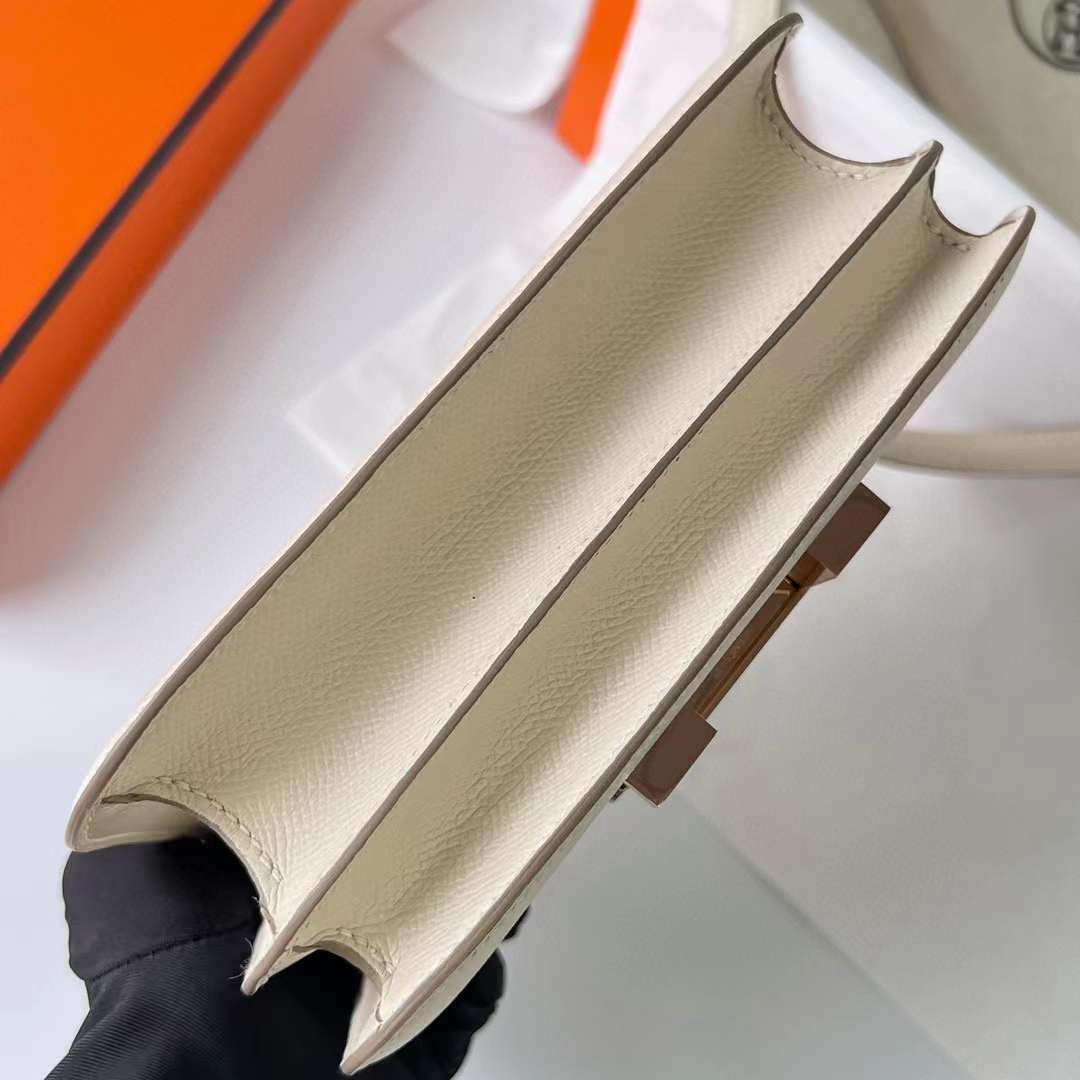 Hermès（爱马仕）Constance 空姐包 Epsom Ck10 奶昔白 玫瑰金扣 19cm 全手工蜡线缝制 Rghw