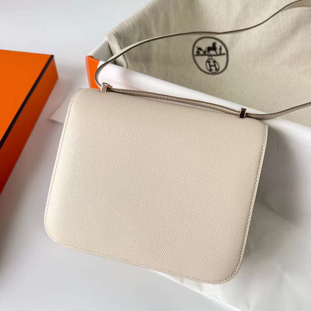 Hermès（爱马仕）Constance 空姐包 Epsom Ck10 奶昔白 玫瑰金扣 19cm 全手工蜡线缝制 Rghw