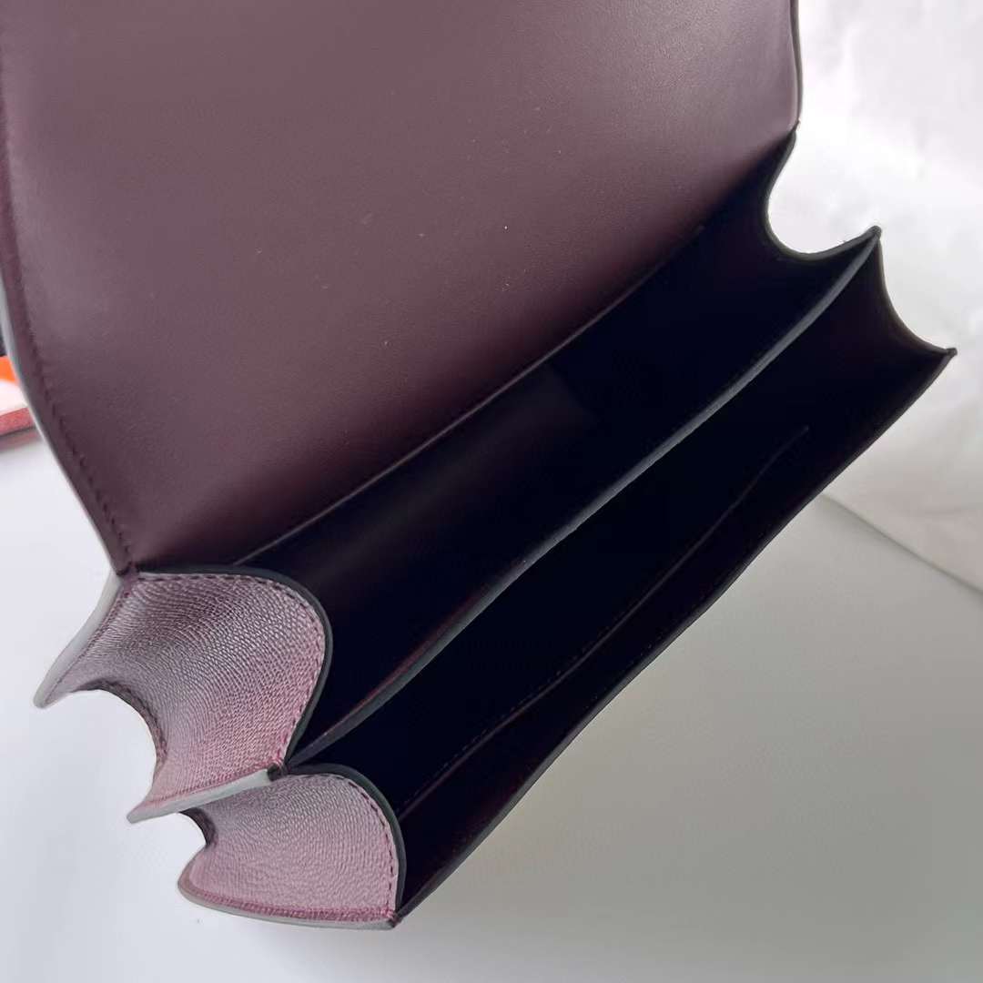 Hermès（爱马仕）Constance 空姐包 Epsom 0G 马鞍红 金扣 19cm 全手工蜡线缝制 Ghw