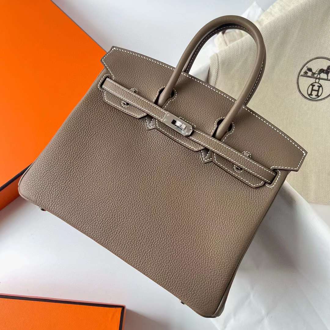 Hermès（爱马仕）Birkin 铂金包 Togo 进口小牛皮 Ck18 大象灰 银扣 25cm 全手工蜡线缝制 Phw