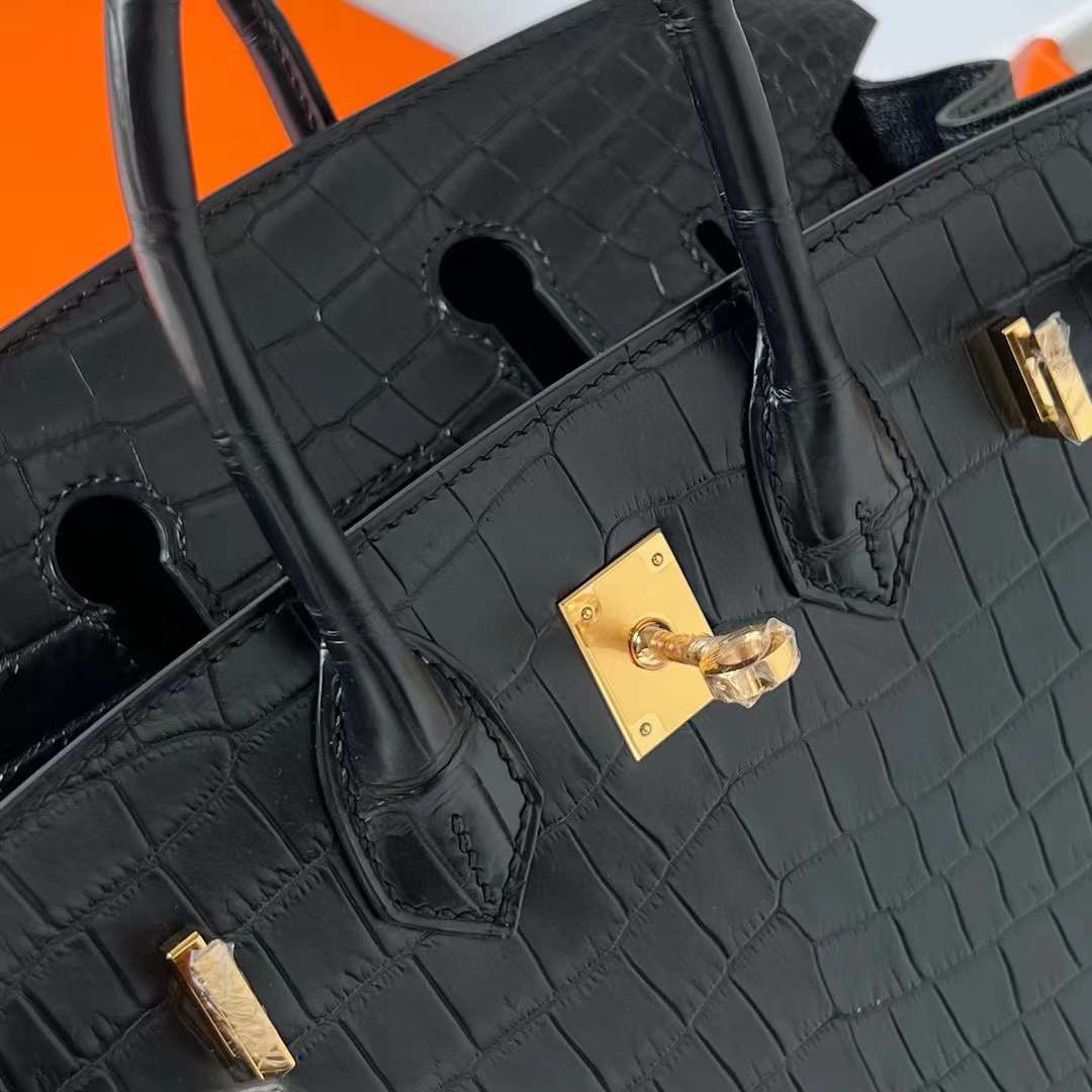 Hermès（爱马仕）Birkin 铂金包 雾面倒v澳洲湾鳄 Matte Porosus Crocodile Ck89 黑色 金扣 25cm 全手工蜡线缝制 Ghw