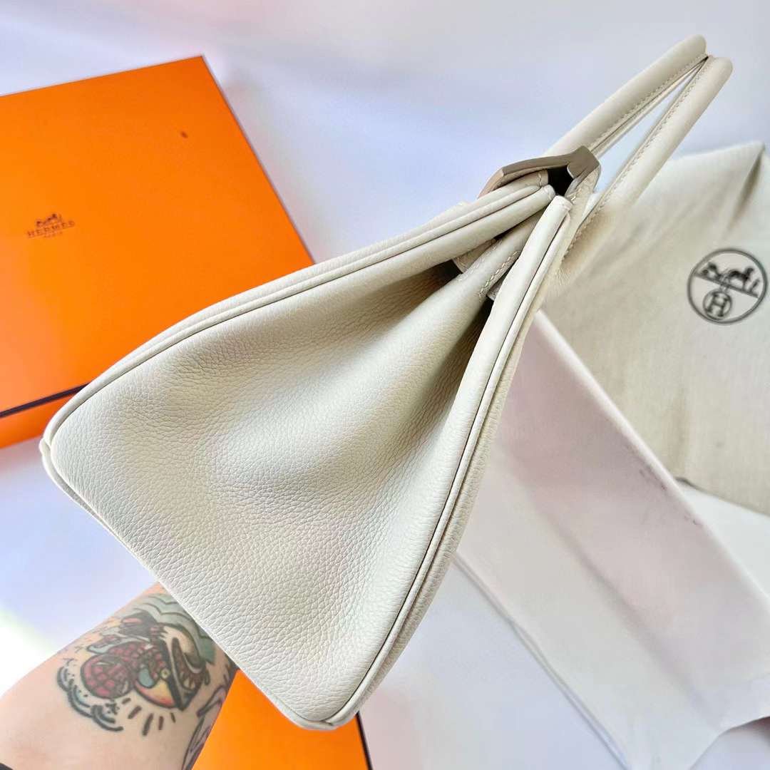 Hermès（爱马仕）Birkin 铂金包 Togo 进口小牛皮 Ck10 奶昔白 金扣 30cm 全手工蜡线缝制 Ghw