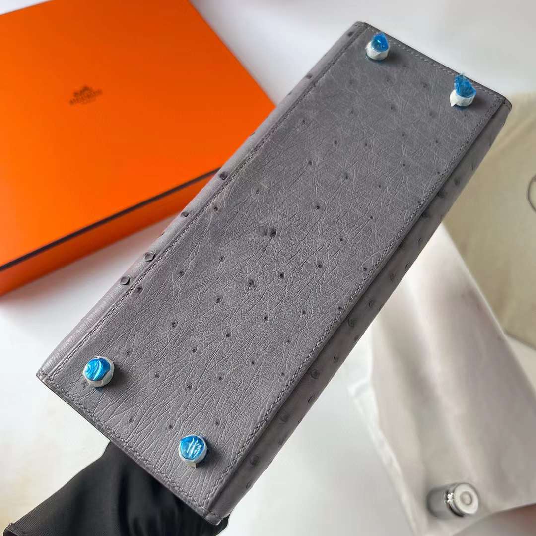 Hermès（爱马仕）Kelly 凯莉包 Ostrich 鸵鸟皮 Ck82 玛瑙灰 拼 U4 丝绒绿 银扣 25cm 顶级工艺 全手工缝制 Phw