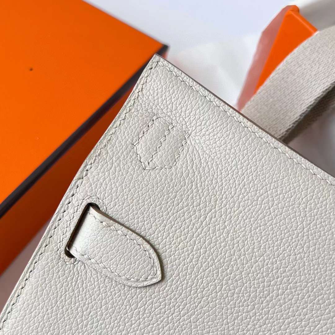 Hermès（爱马仕）Mini Jypsiere 迷你 吉普赛 Evercolor 8L 冰川白 金扣 23cm 全手工蜡线缝制 Ghw