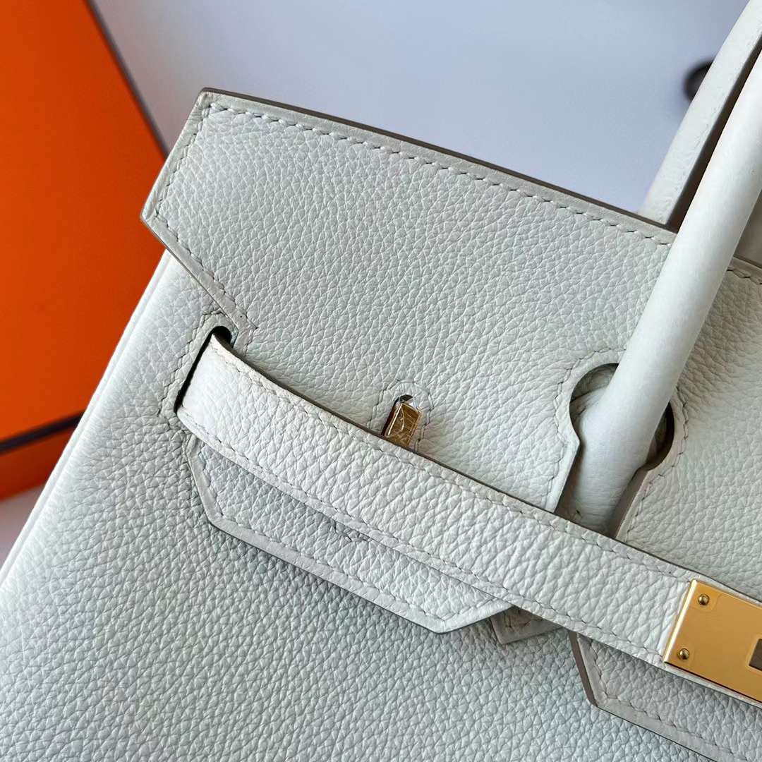 Hermès（爱马仕）Birkin 铂金包 Togo 进口小牛皮 0T 蘑菇白 金扣 30cm 全手工蜡线缝制 Ghw