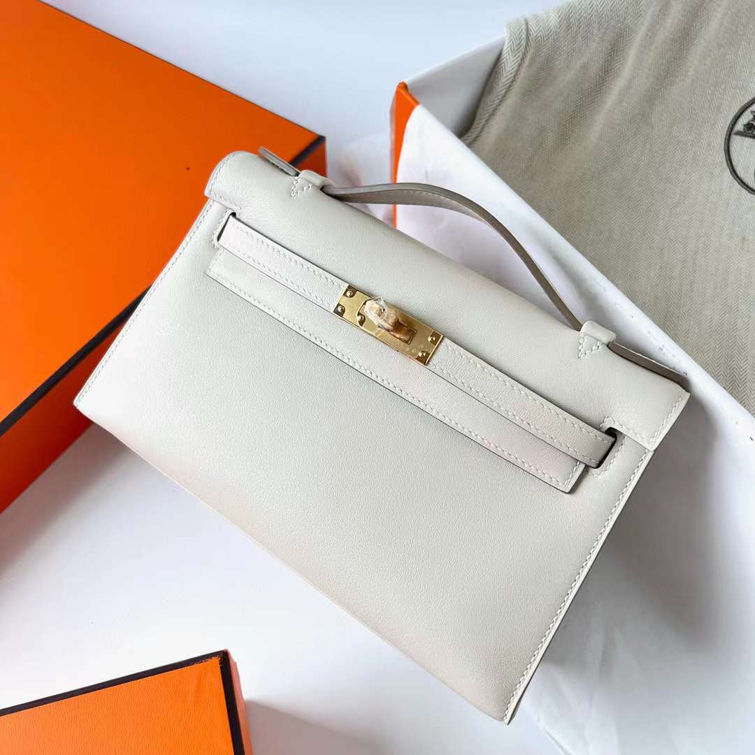 Hermès（爱马仕）Mini Kelly Pochette Swift Ck10 奶昔白 金扣 22cm 全手工蜡线缝制 Ghw