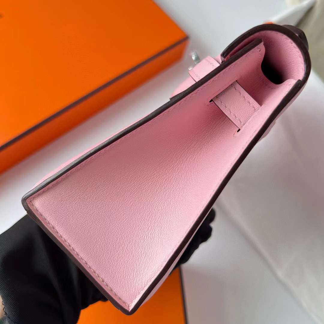 Hermès（爱马仕）Mini Kelly Pochette Swift 3Q 新粉色 银扣 22cm 全手工蜡线缝制 Phw