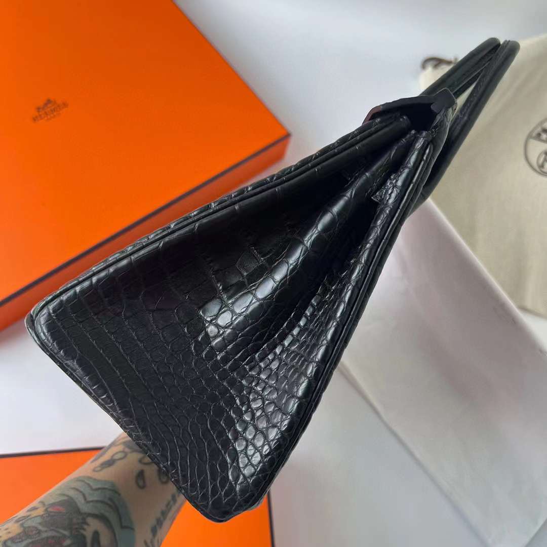 Hermès（爱马仕）Birkin 铂金包 雾面美洲鳄鱼皮 Matte Alligator Crocodile Ck89 黑色 金扣 25cm 全手工蜡线缝制 Ghw