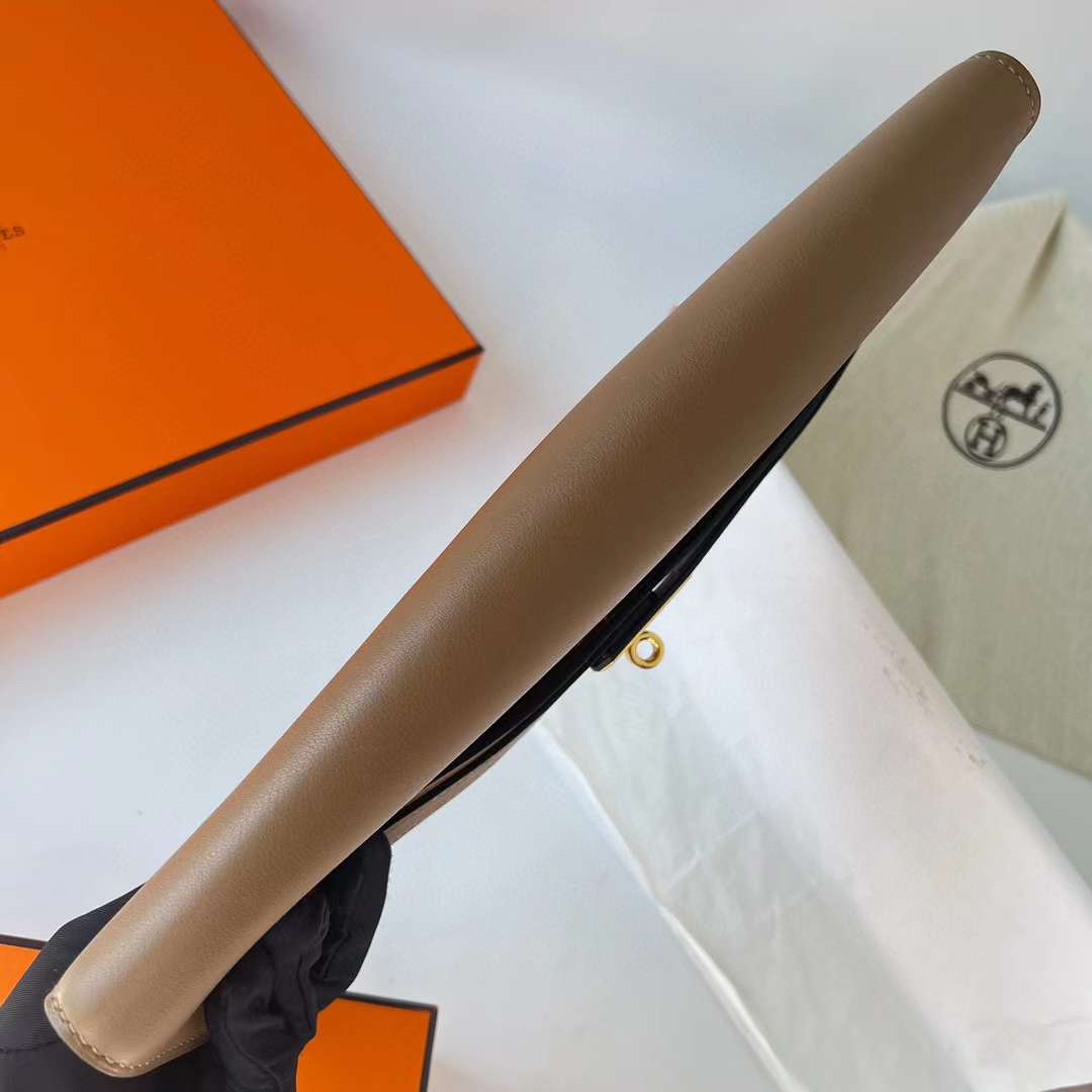 Hermès（爱马仕）Kelly cut Swift D0 威马犬米色 金扣 31cm 全手工蜡线缝制 Ghw
