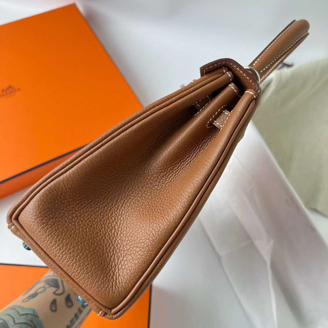 Hermès（爱马仕）Kelly 凯莉包 Togo 进口德国小牛皮 Ck37 金棕色 银扣 25cm 全手工蜡线缝制 Phw
