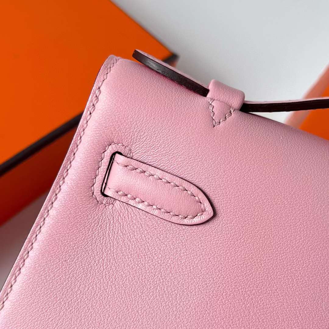 Hermès（爱马仕）Mini Kelly Pochette Swift 3Q 新粉色 银扣 22cm 全手工蜡线缝制 Phw