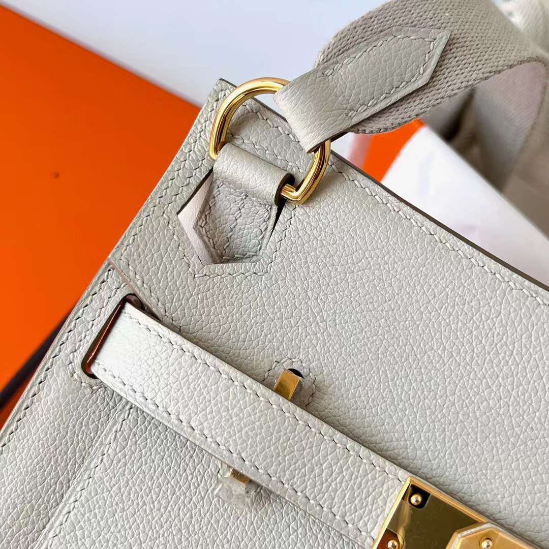 Hermès（爱马仕）Mini Jypsiere 迷你 吉普赛 Evercolor 8L 冰川白 金扣 23cm 全手工蜡线缝制 Ghw