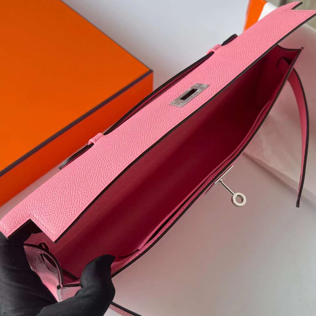 Hermès（爱马仕）Kelly cut Epsom 1Q 奶昔粉 银扣 31cm 全手工蜡线缝制 Phw