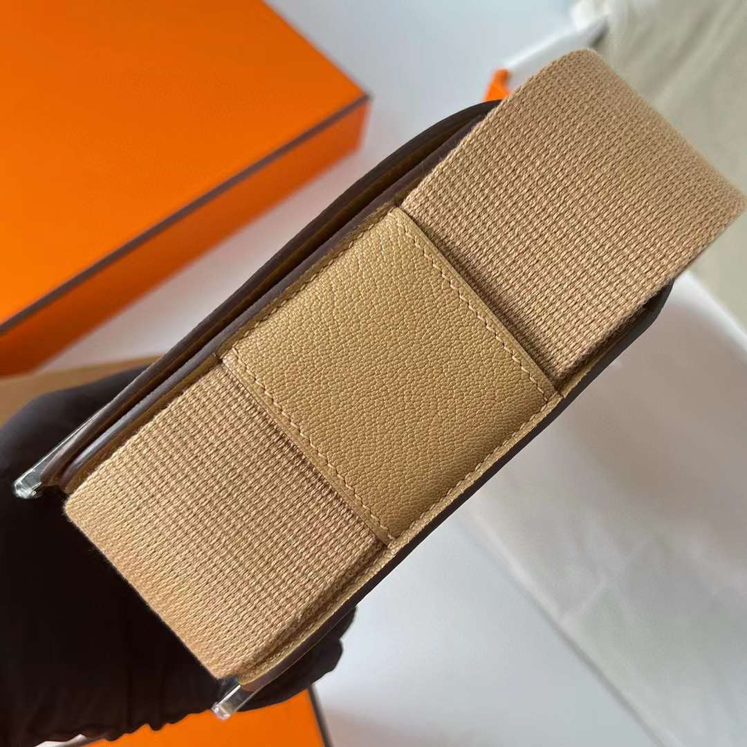 Hermès（爱马仕）Geta 木屐包 Chevre 进口山羊皮 4B 饼干色 银扣 20cm 全手工蜡线缝制 Phw