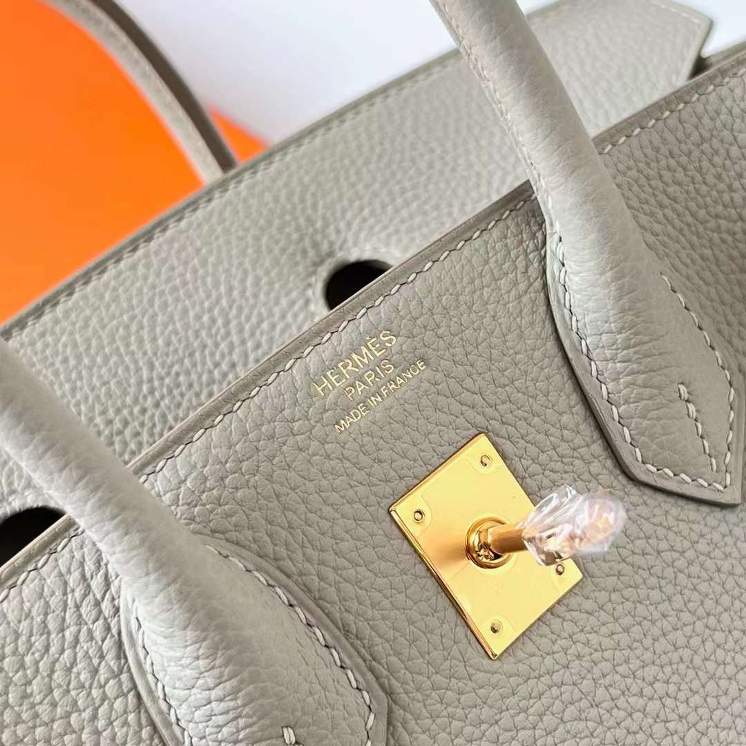 Hermès（爱马仕）Birkin 铂金包 Togo 进口德国小牛皮 Ck80 珍珠灰 金扣 25cm 全手工蜡线缝制 Ghw