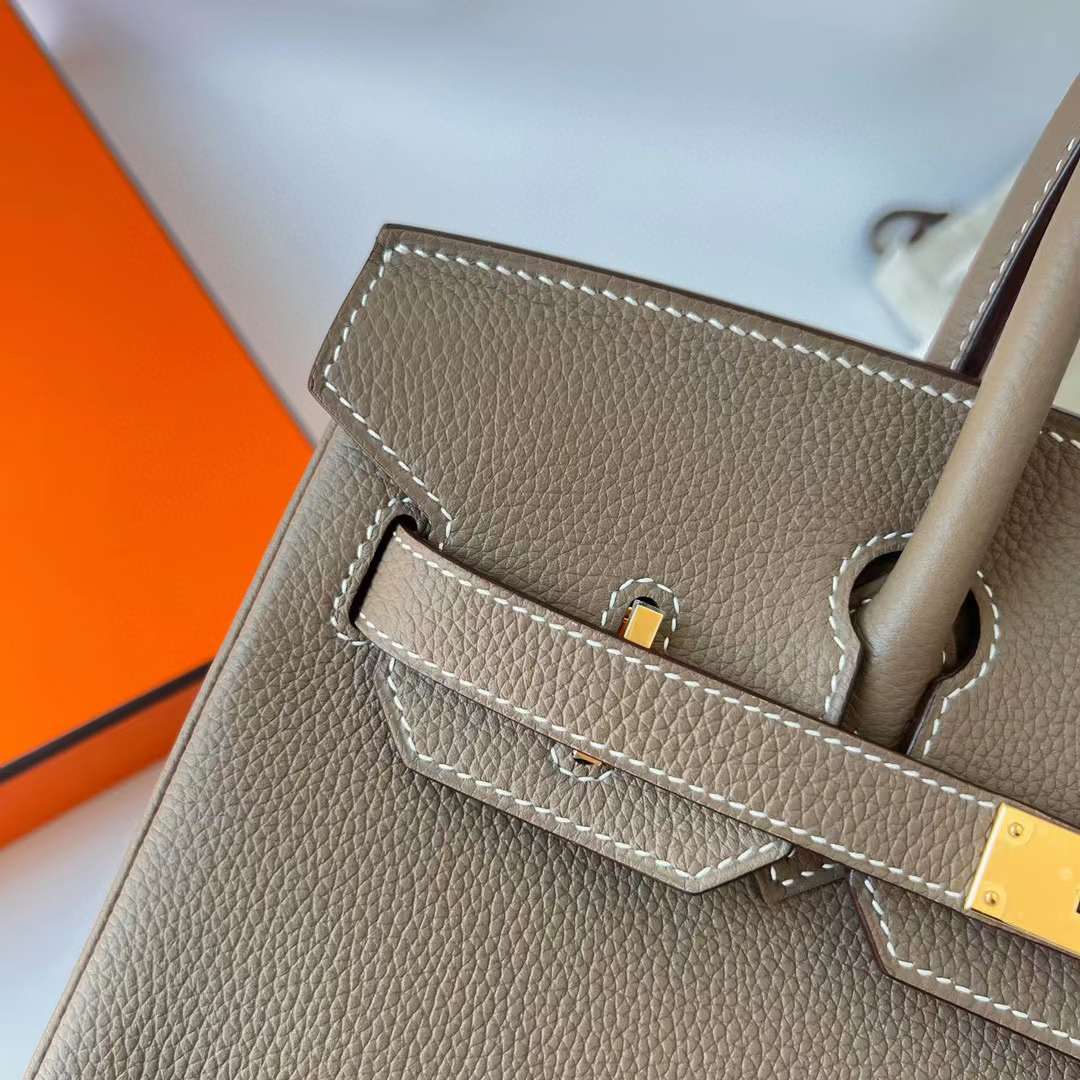 Hermès（爱马仕）Birkin 铂金包 Togo 进口小牛皮 Ck18 大象灰 金扣 30cm 全手工蜡线缝制 Ghw