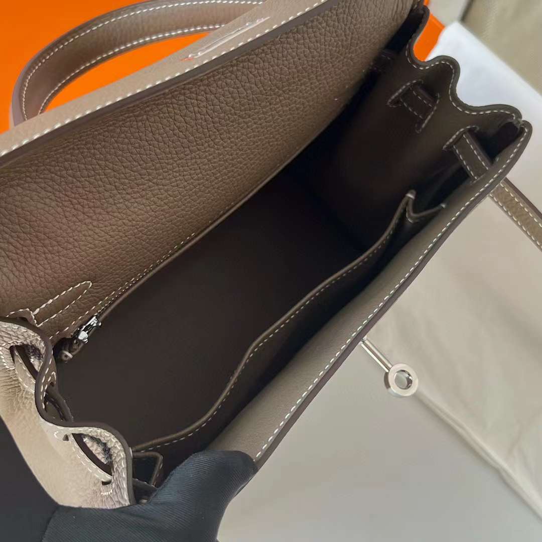 Hermès（爱马仕）Kelly 凯莉包 Togo 进口德国小牛皮 Ck18 大象灰 银扣 25cm 全手工蜡线缝制 Phw