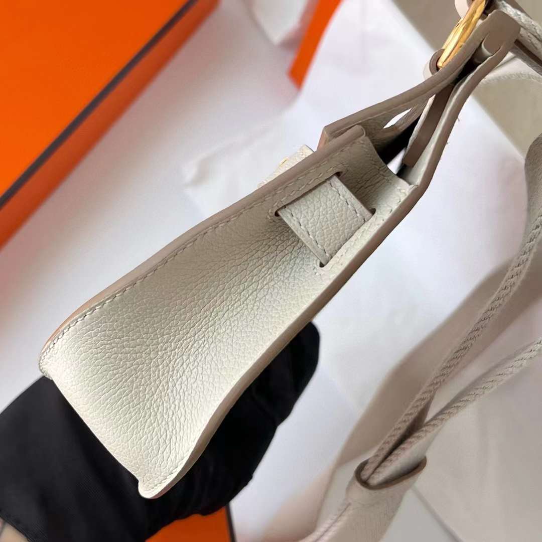 Hermès（爱马仕）Mini Jypsiere 迷你 吉普赛 Evercolor 8L 冰川白 金扣 23cm 全手工蜡线缝制 Ghw