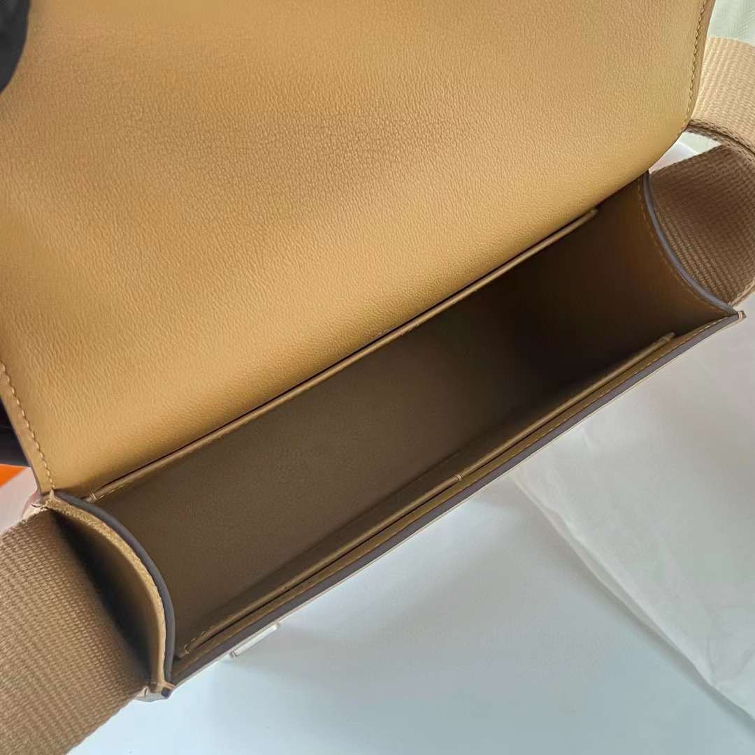Hermès（爱马仕）Geta 木屐包 Chevre 进口山羊皮 4B 饼干色 银扣 20cm 全手工蜡线缝制 Phw
