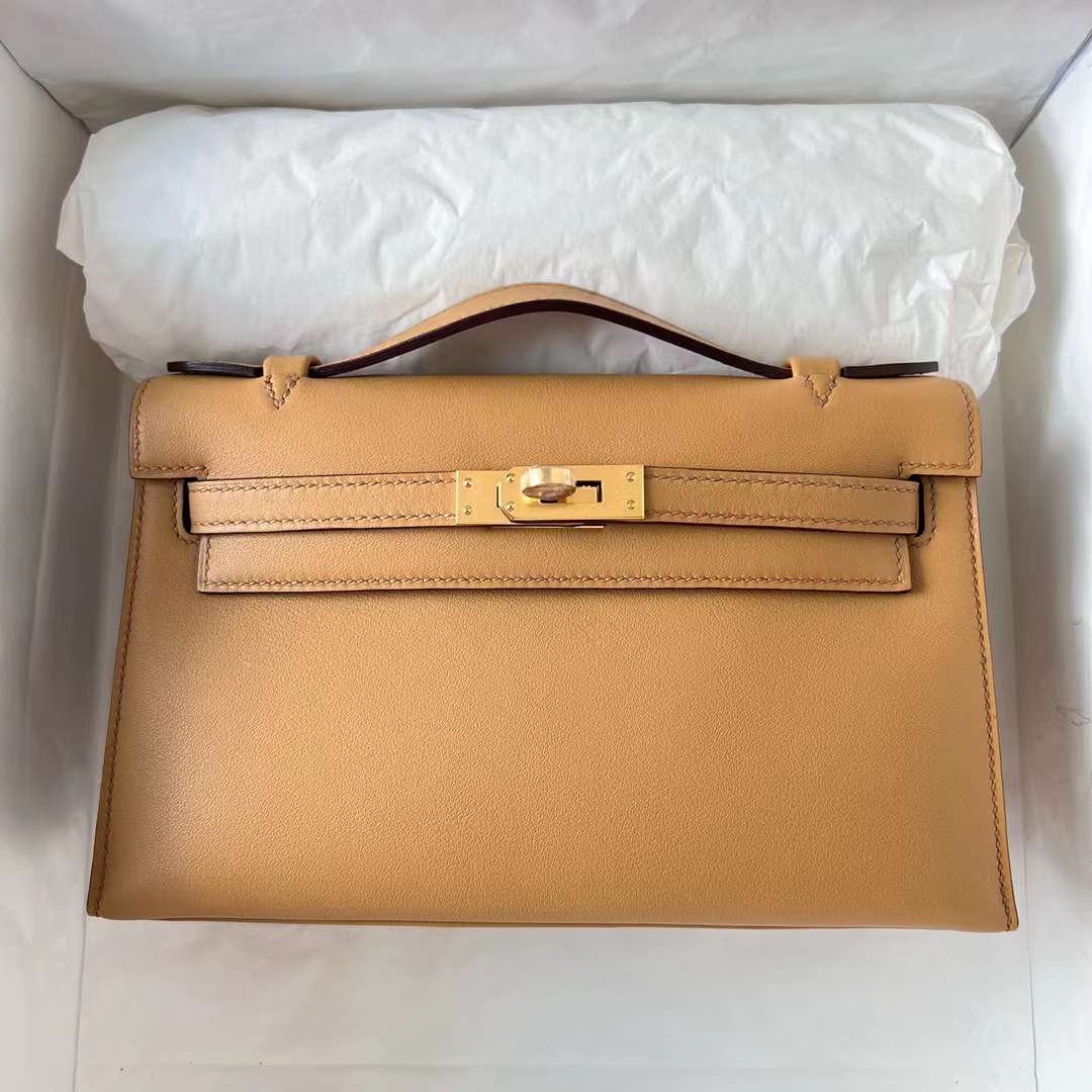 Hermès（爱马仕）Mini Kelly Pochette Swift 4B 饼干色 金扣 22cm 全手工蜡线缝制 Ghw