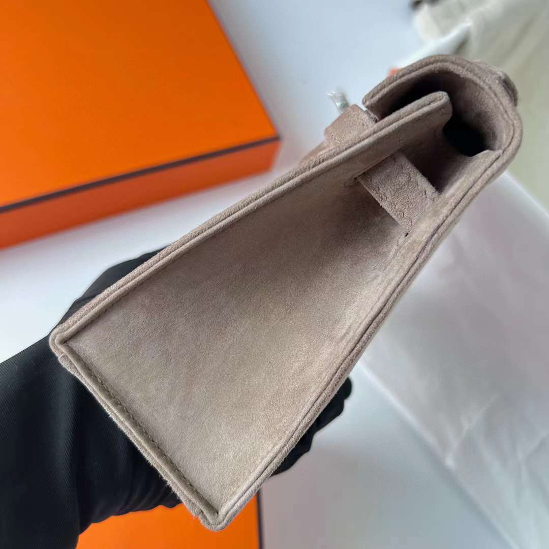 Hermès（爱马仕）Mini Kelly Pochette Suede 进口麂皮 Ck18 大象灰 银扣 22cm 全手工蜡线缝制 Phw