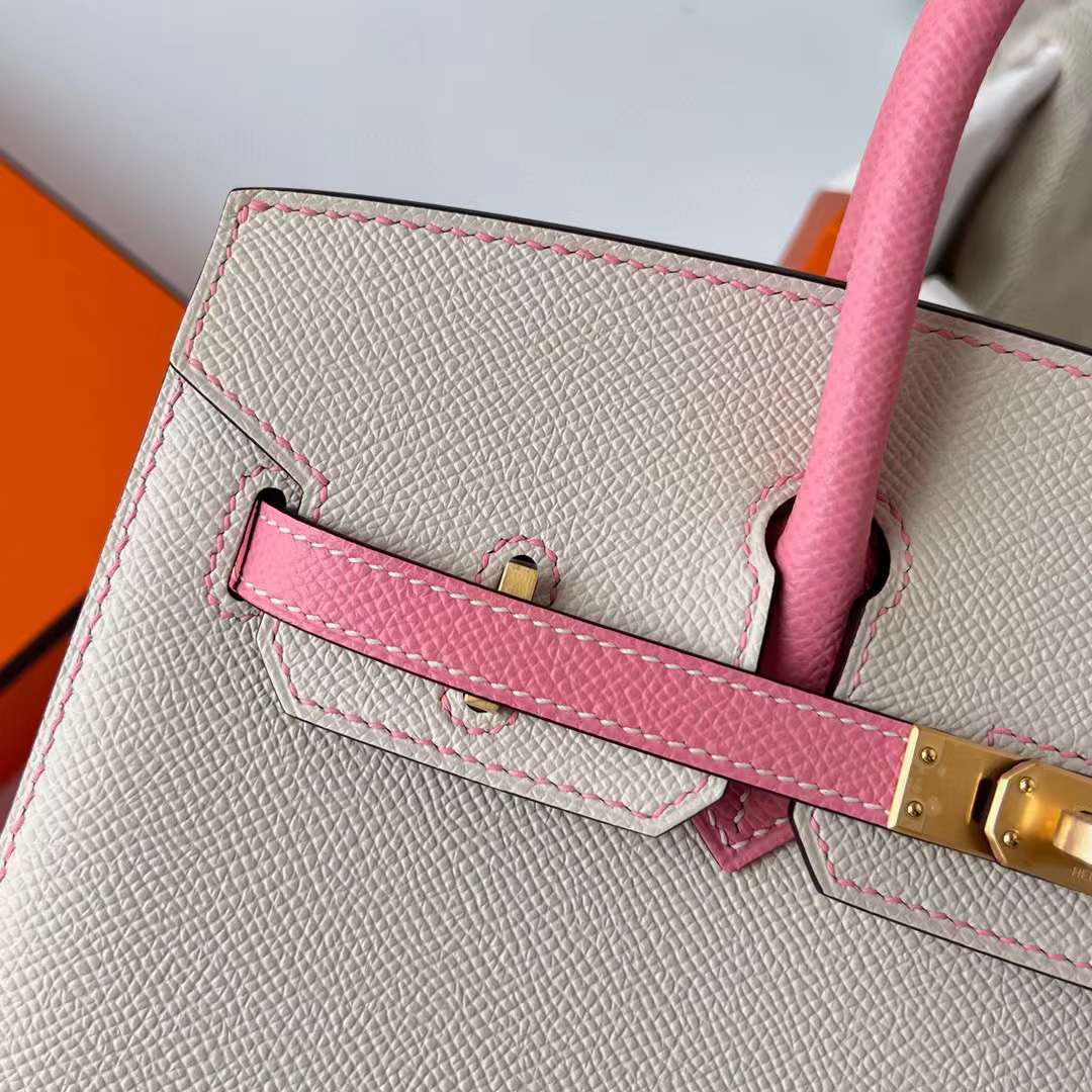 Hermès（爱马仕）Birkin 铂金包 Sellier Epsom Ck10 奶昔白 拼 1Q 奶昔粉 磨砂金扣 25cm 全手工蜡线缝制 Bghw