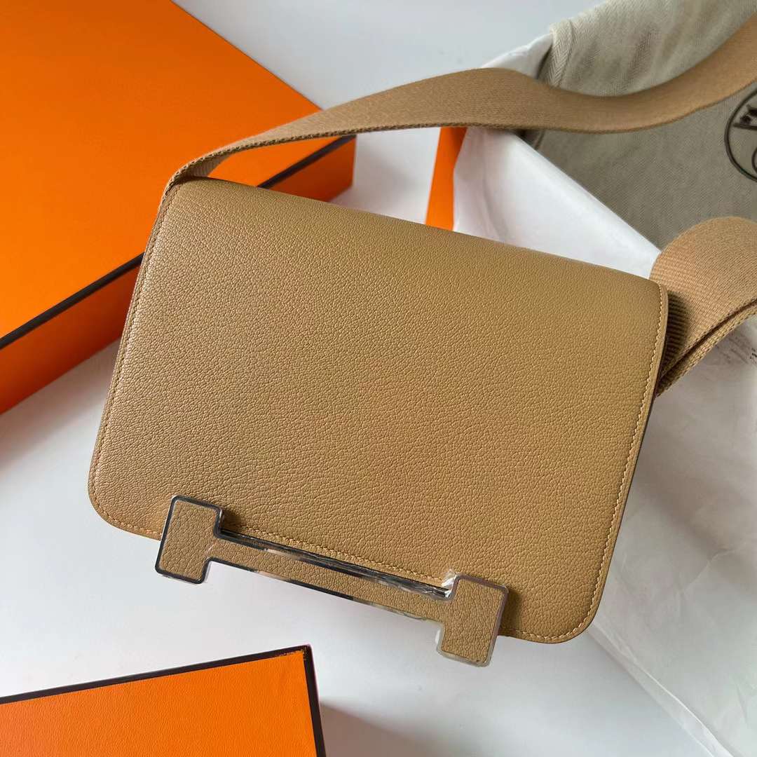 Hermès（爱马仕）Geta 木屐包 Chevre 进口山羊皮 4B 饼干色 银扣 20cm 全手工蜡线缝制 Phw