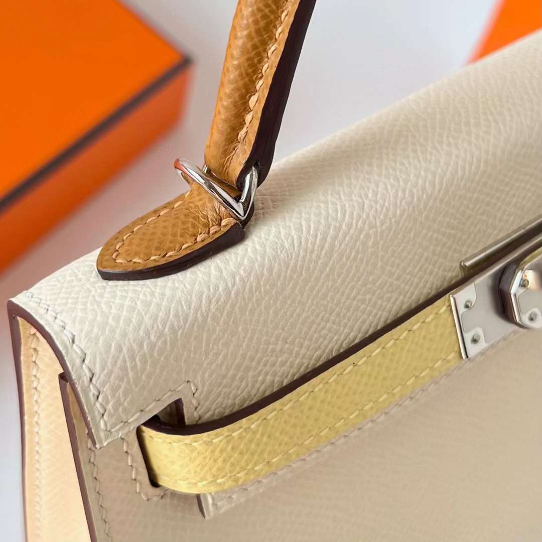 Hermès（爱马仕）Mini Kelly 迷你凯莉 Epsom i2 奶油白 拼 1z 小鸡黄 拼 2S 芝麻色 银扣 19cm 全手工蜡线缝制 Phw