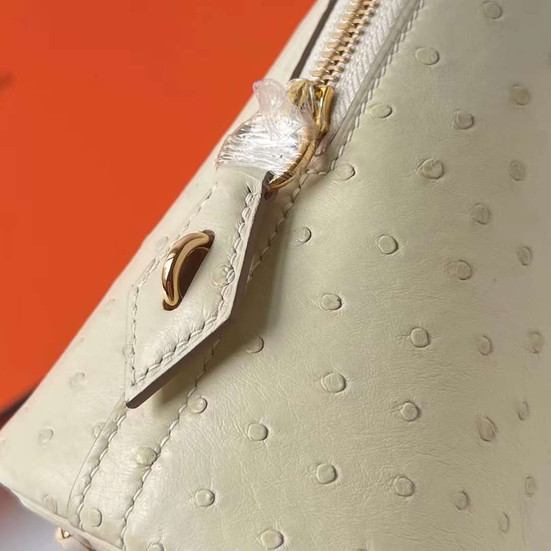Hermès（爱马仕）Bolide 保龄球包 Ostrich 进口鸵鸟皮 3C 羊毛白 金扣 25cm 全手工蜡线缝制 Ghw