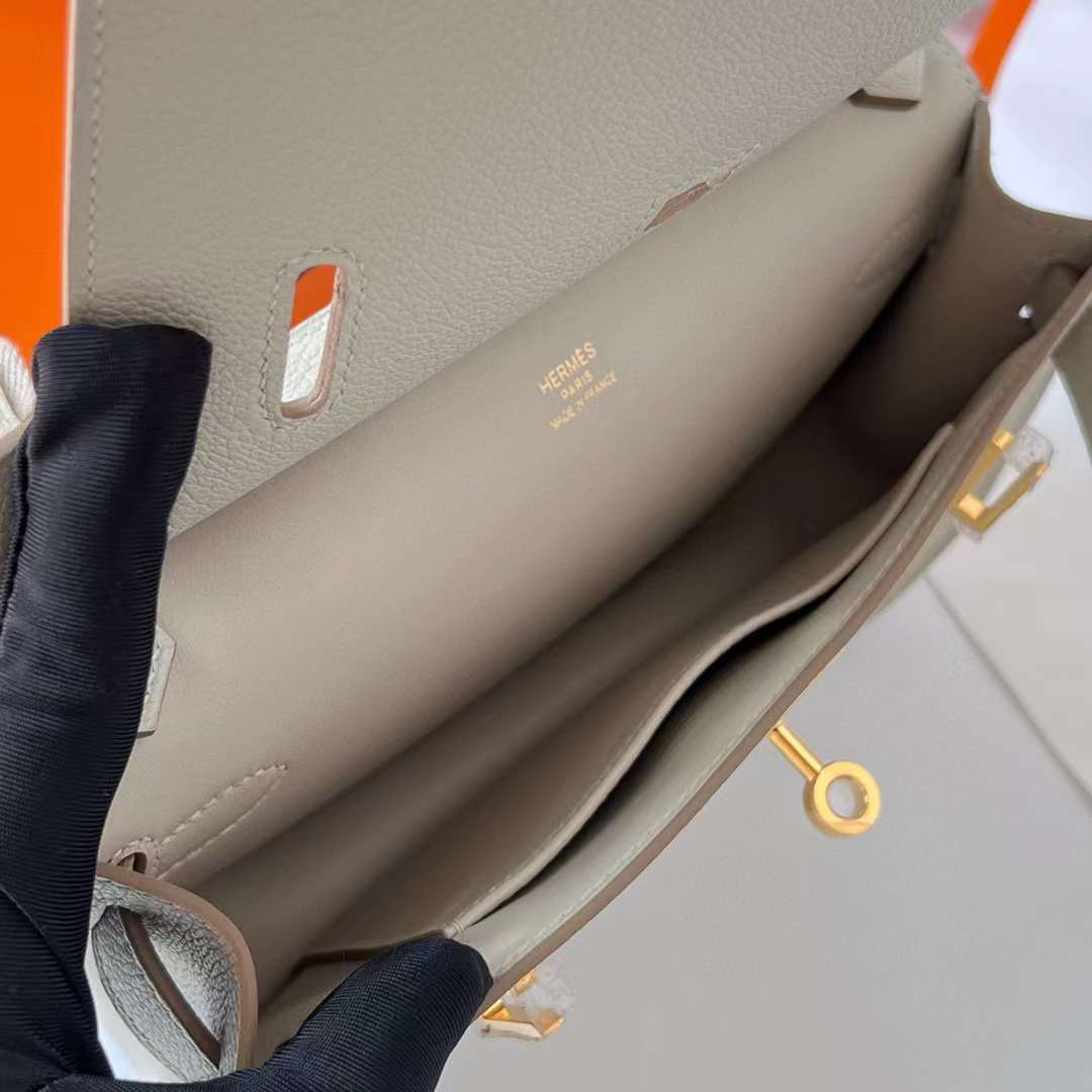 Hermès（爱马仕）Mini Jypsiere 迷你 吉普赛 Evercolor 8L 冰川白 金扣 23cm 全手工蜡线缝制 Ghw