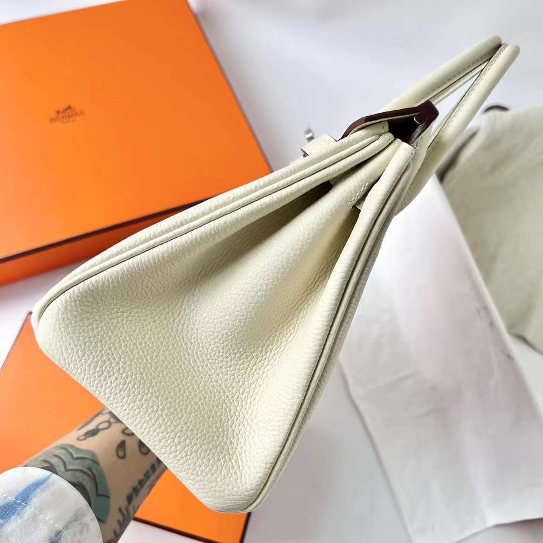 Hermès（爱马仕）Birkin 铂金包 Togo 进口小牛皮 i2 奶油白 银扣 25cm 全手工蜡线缝制 Phw