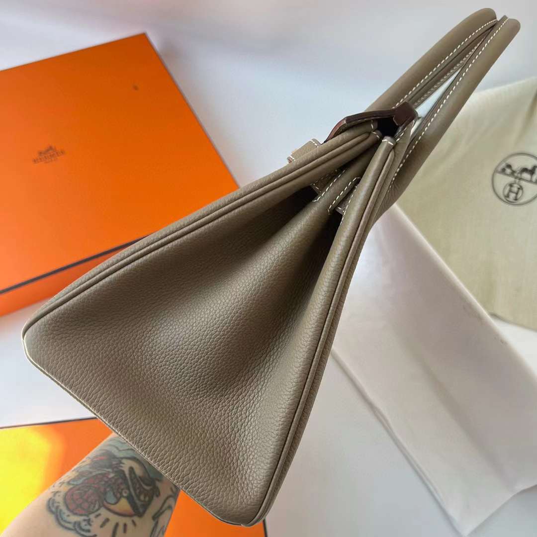 Hermès（爱马仕）Birkin 铂金包 Togo 进口小牛皮 Ck18 大象灰 金扣 30cm 全手工蜡线缝制 Ghw