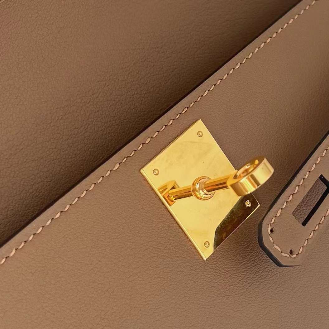 Hermès（爱马仕）Kelly cut Swift D0 威马犬米色 金扣 31cm 全手工蜡线缝制 Ghw