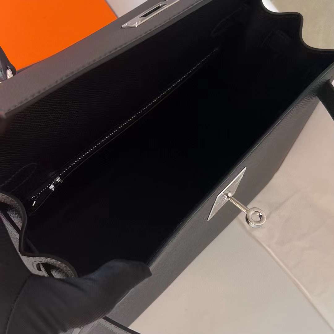 Hermès（爱马仕）Kelly 凯莉包 Epsom Ck89 黑色 银扣 28cm 全手工蜡线缝制 Phw
