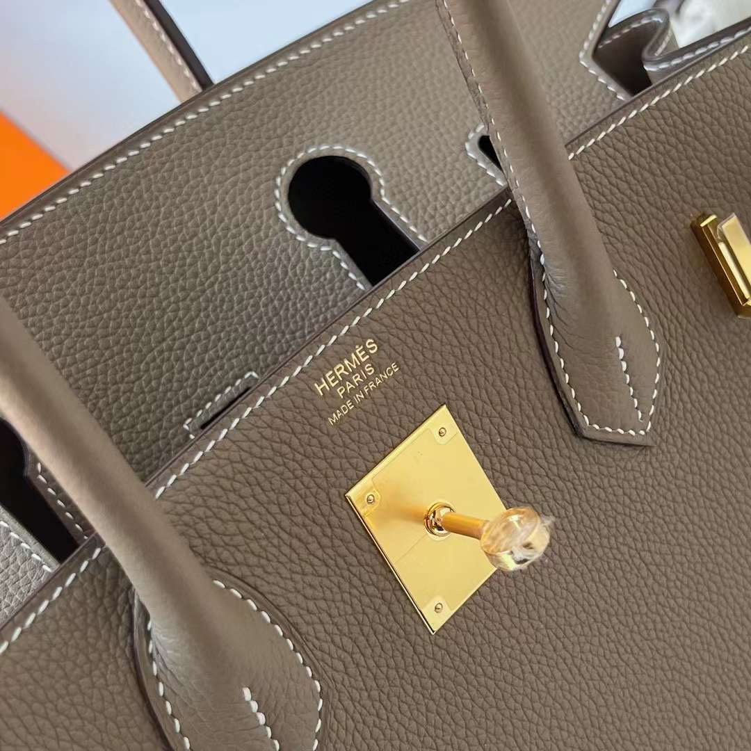 Hermès（爱马仕）Birkin 铂金包 Togo 进口小牛皮 Ck18 大象灰 金扣 30cm 全手工蜡线缝制 Ghw