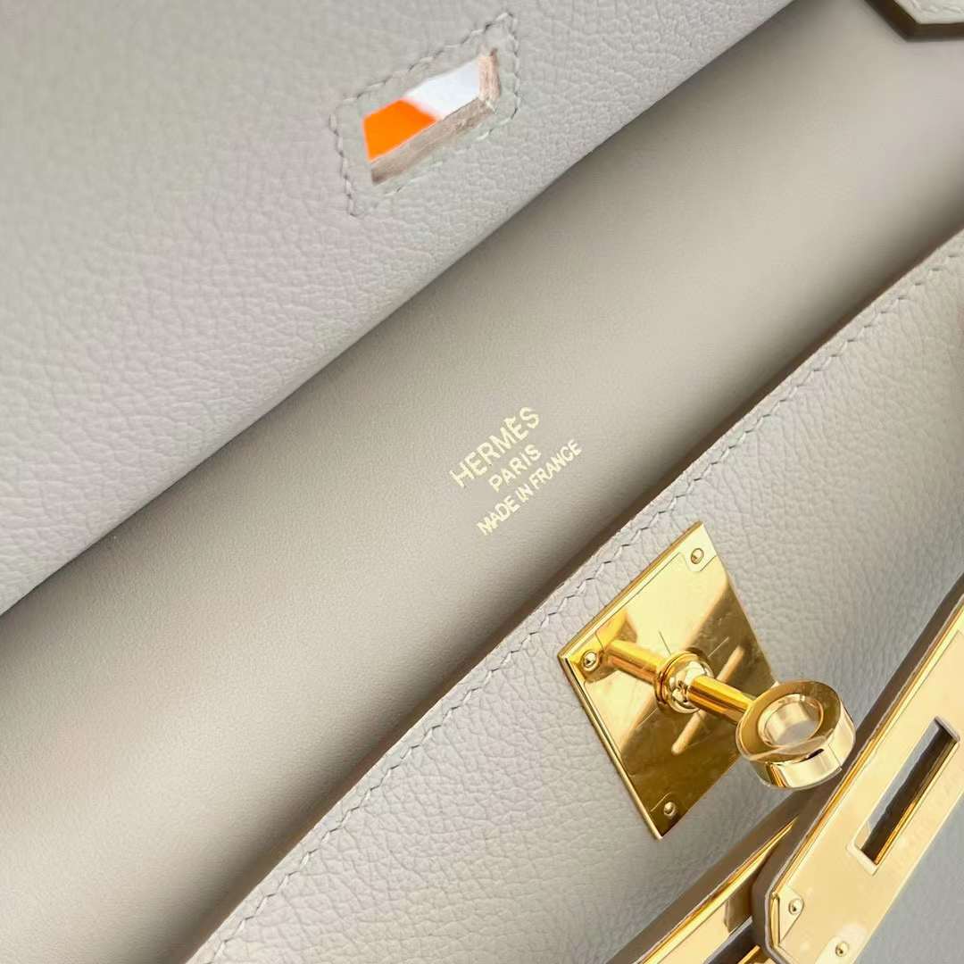 Hermès（爱马仕）Mini Jypsiere 迷你 吉普赛 Evercolor 8L 冰川白 金扣 23cm 全手工蜡线缝制 Ghw