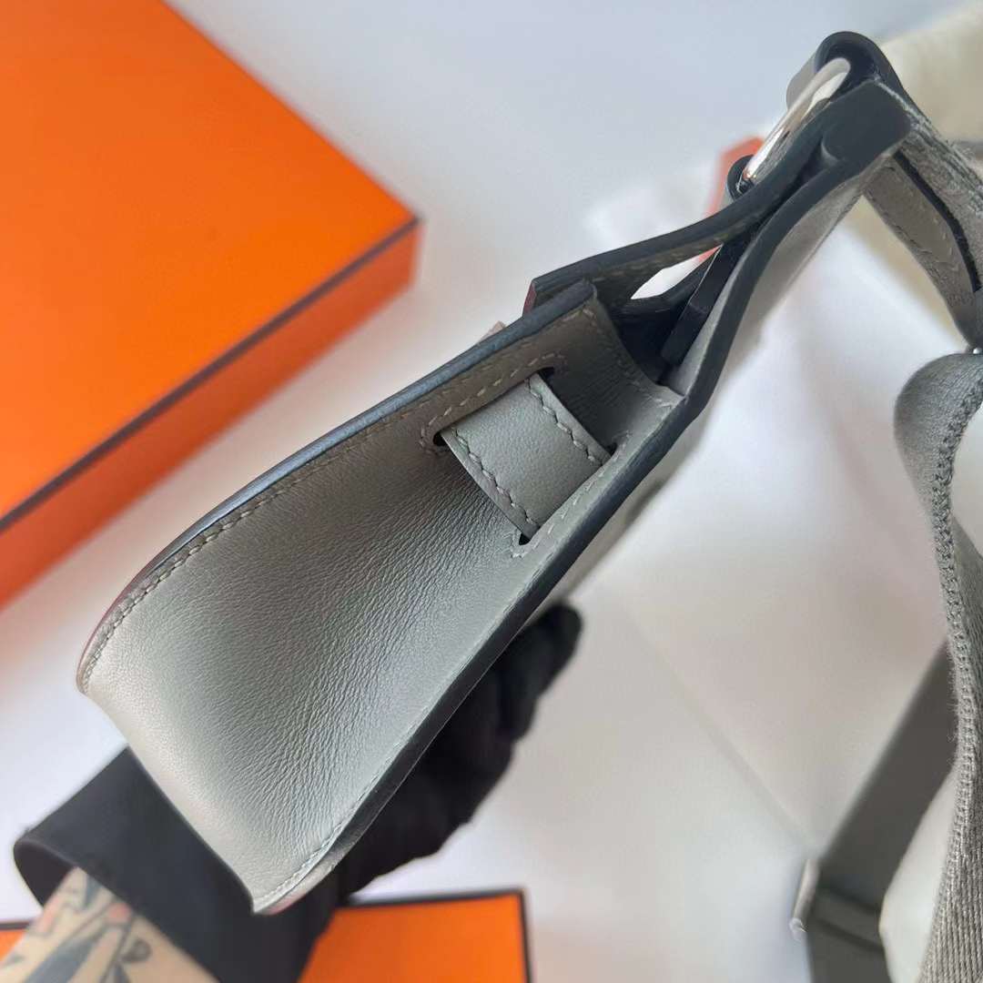 Hermès（爱马仕）Mini Jypsiere 迷你 吉普赛 Swift 0L 积雨云灰 银扣 23cm 全手工蜡线缝制 Phw