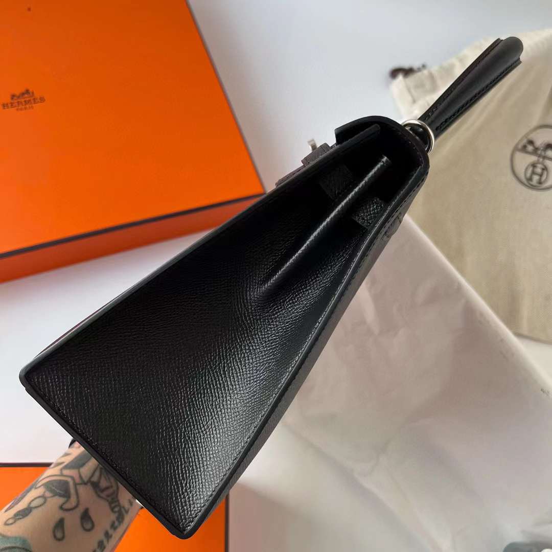 Hermès（爱马仕）Kelly 凯莉包 Epsom Ck89 黑色 银扣 25cm 全手工蜡线缝制 Phw