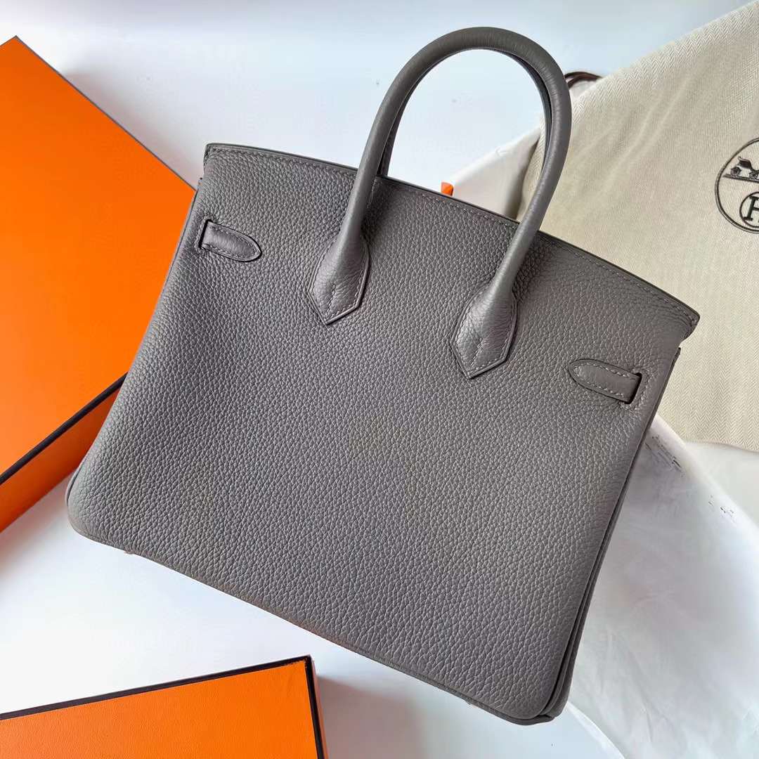 Hermès（爱马仕）Birkin 铂金包 Togo 进口德国小牛皮 8F 锡器灰 银扣 25cm 全手工蜡线缝制 Phw