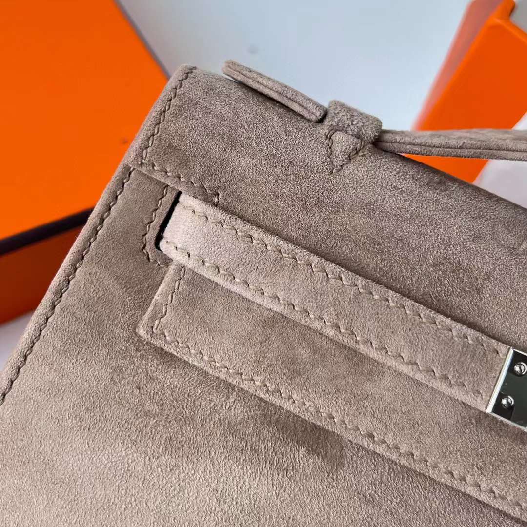 Hermès（爱马仕）Mini Kelly Pochette Suede 进口麂皮 Ck18 大象灰 银扣 22cm 全手工蜡线缝制 Phw