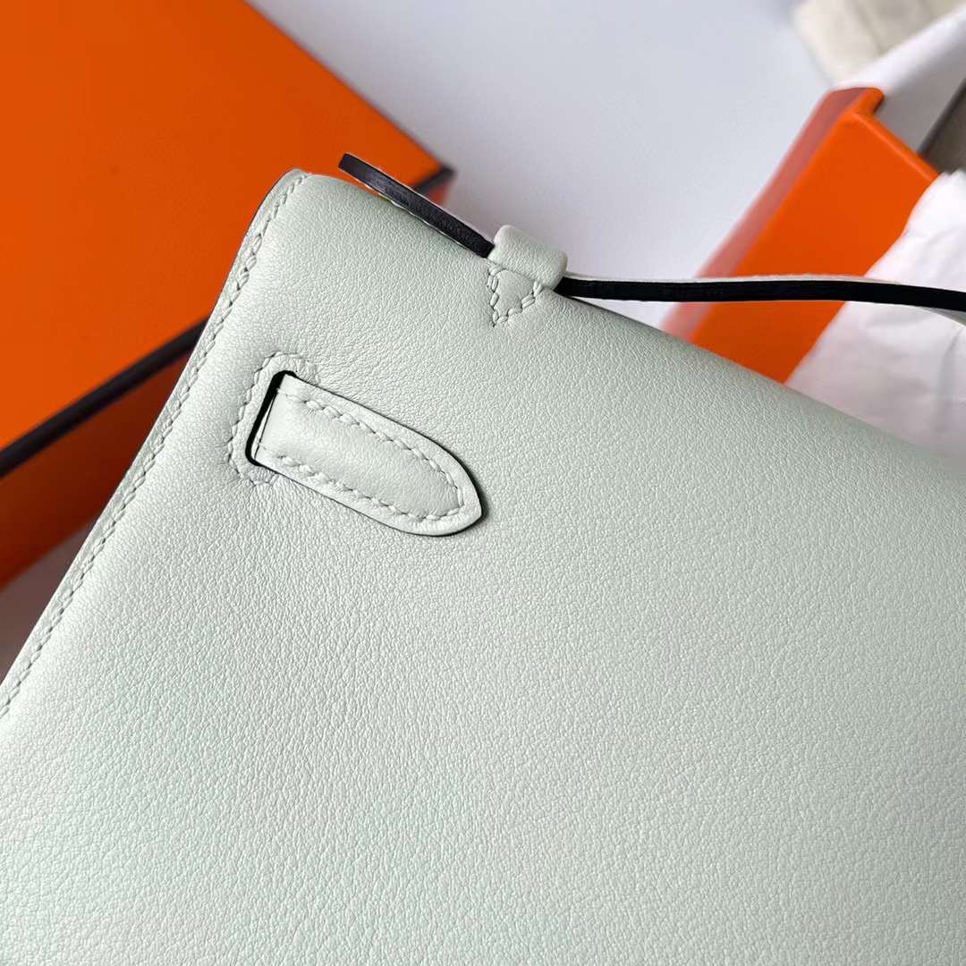 Hermès（爱马仕）Mini Kelly Pochette Swift 0S 气泡绿 银扣 22cm 全手工蜡线缝制 Phw
