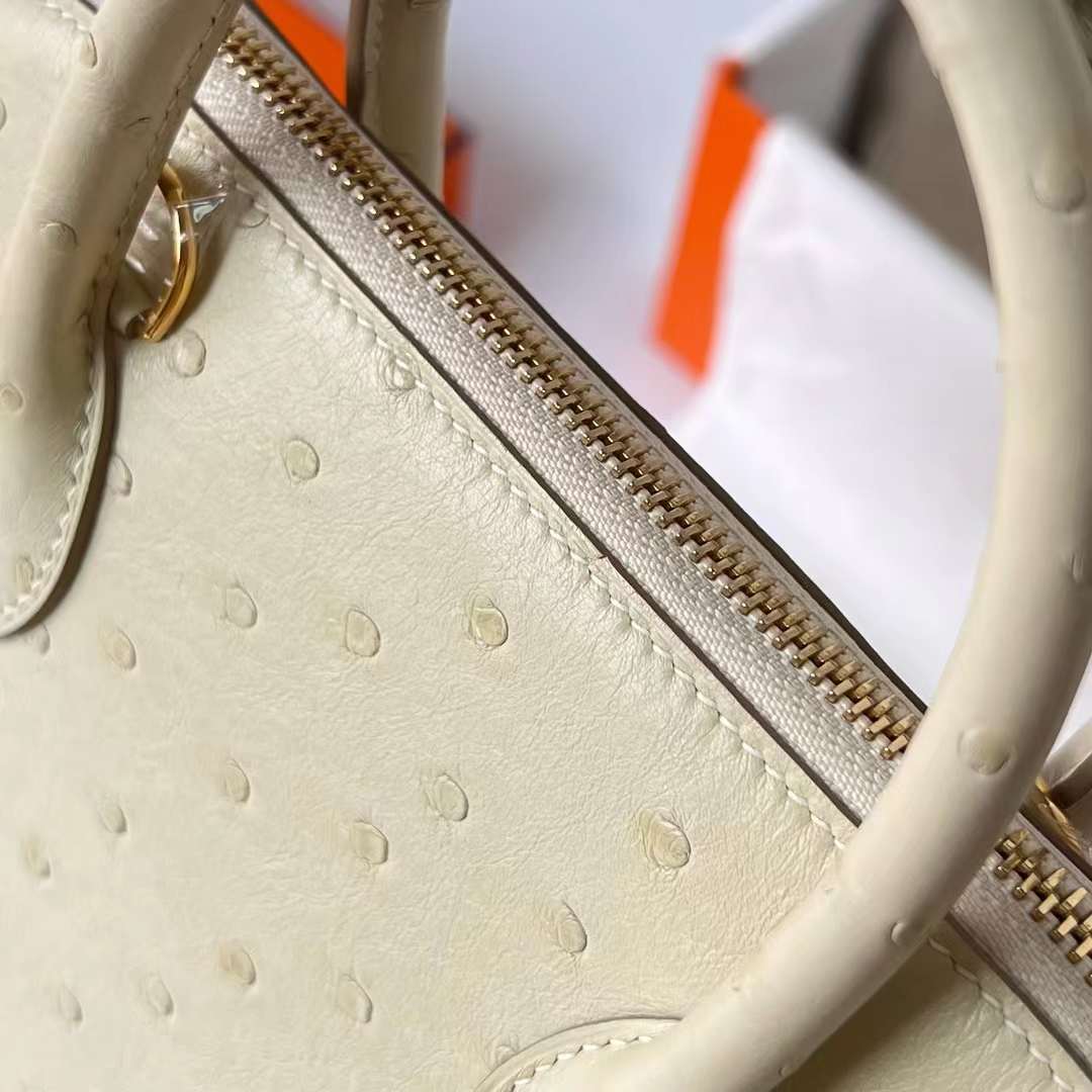 Hermès（爱马仕）Bolide 保龄球包 Ostrich 进口鸵鸟皮 3C 羊毛白 金扣 25cm 全手工蜡线缝制 Ghw