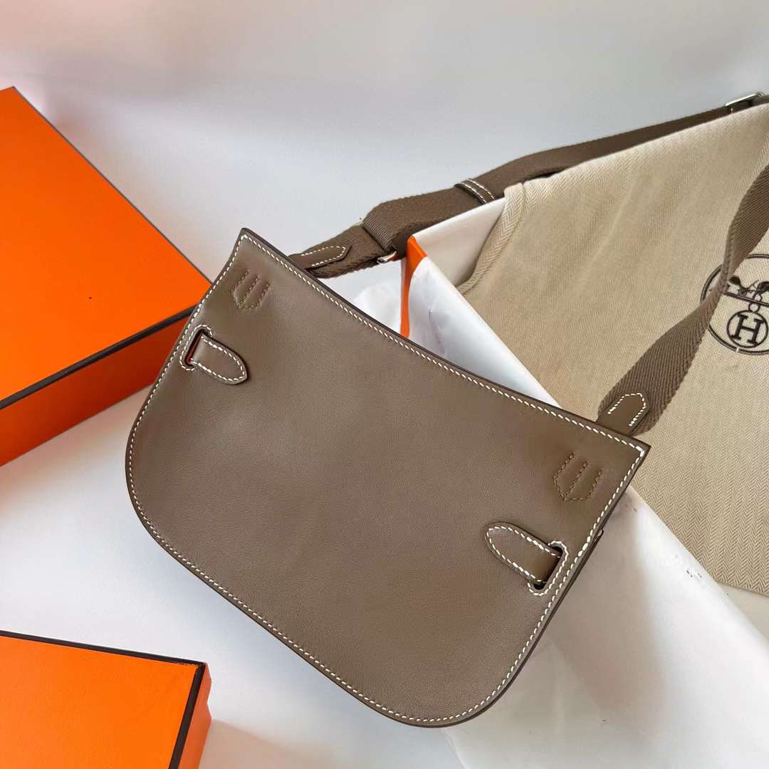 Hermès（爱马仕）Mini Jypsiere 迷你 吉普赛 Swift Ck18 大象灰 银扣 23cm 全手工蜡线缝制 Phw