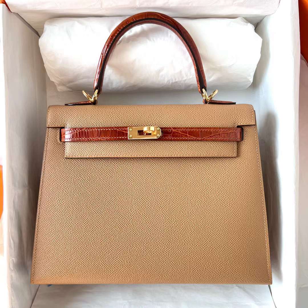 Hermès（爱马仕）Kelly 凯莉包 Touch Epsom 拼 亮面尼罗鳄鱼皮 奶茶色 拼 蜜糖棕 金扣 25cm 全手工蜡线缝制 Ghw
