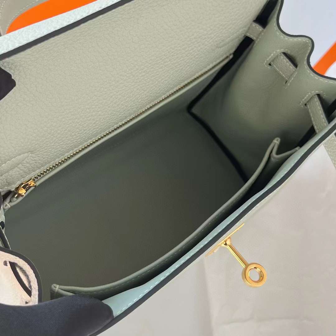 Hermès（爱马仕）Kelly 凯莉包 Togo 进口小牛皮 0W 水晶灰 金扣 25cm 全手工蜡线缝制 Ghw