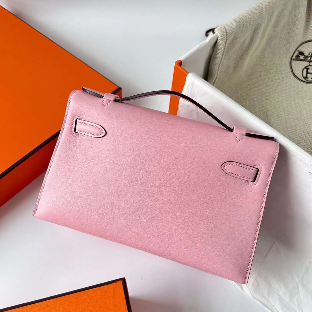 Hermès（爱马仕）Mini Kelly Pochette Swift 3Q 新粉色 银扣 22cm 全手工蜡线缝制 Phw