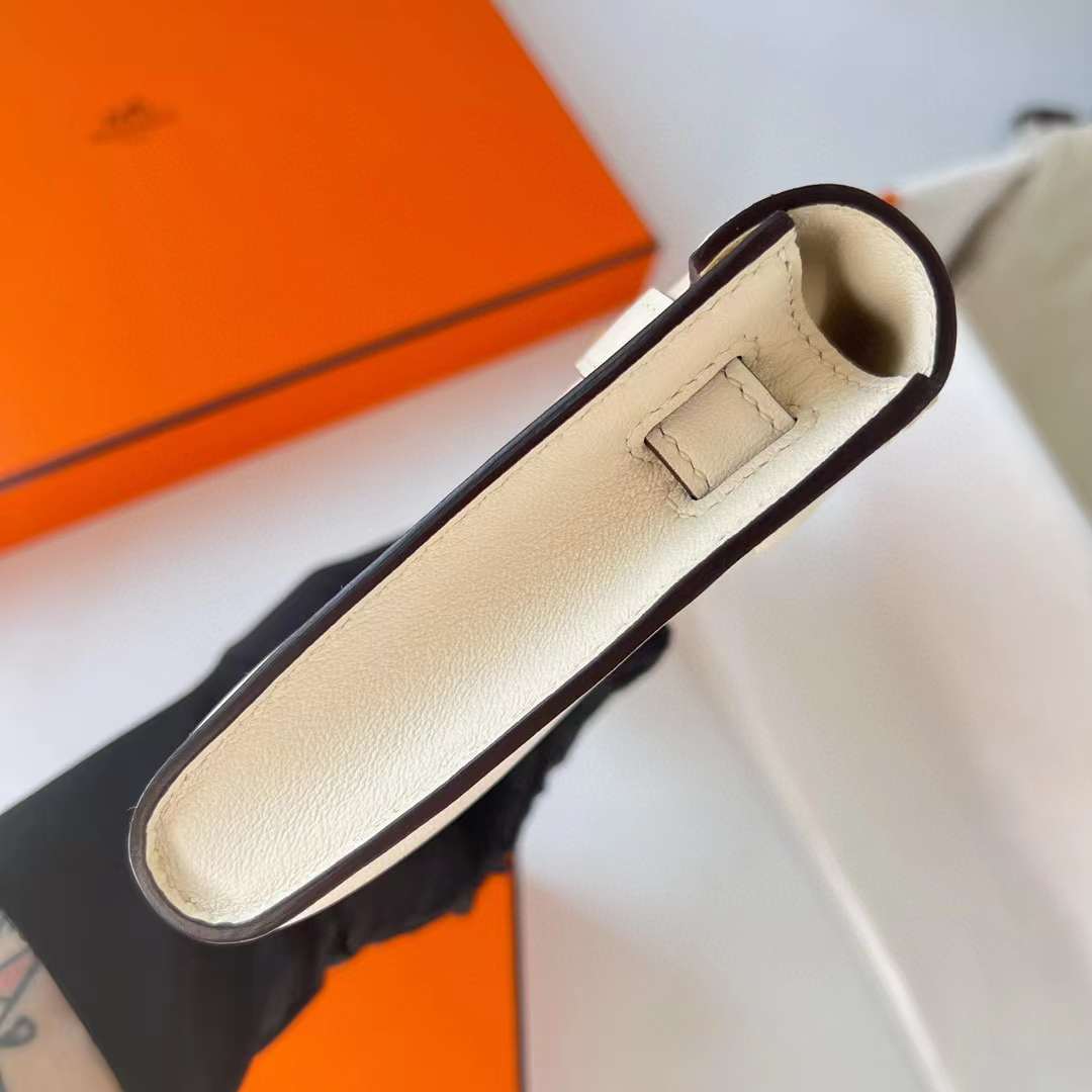 Hermès（爱马仕）Kelly cut Swift I2 奶油白 金扣 31cm 全手工蜡线缝制 Ghw